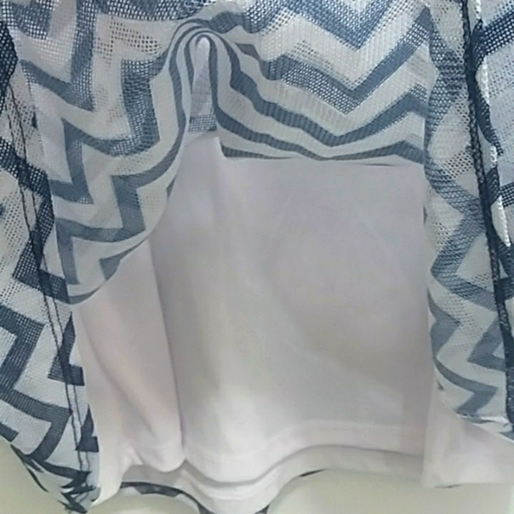 *5/$20* Chevron Pattern Tank Top - Picture 4 of 9